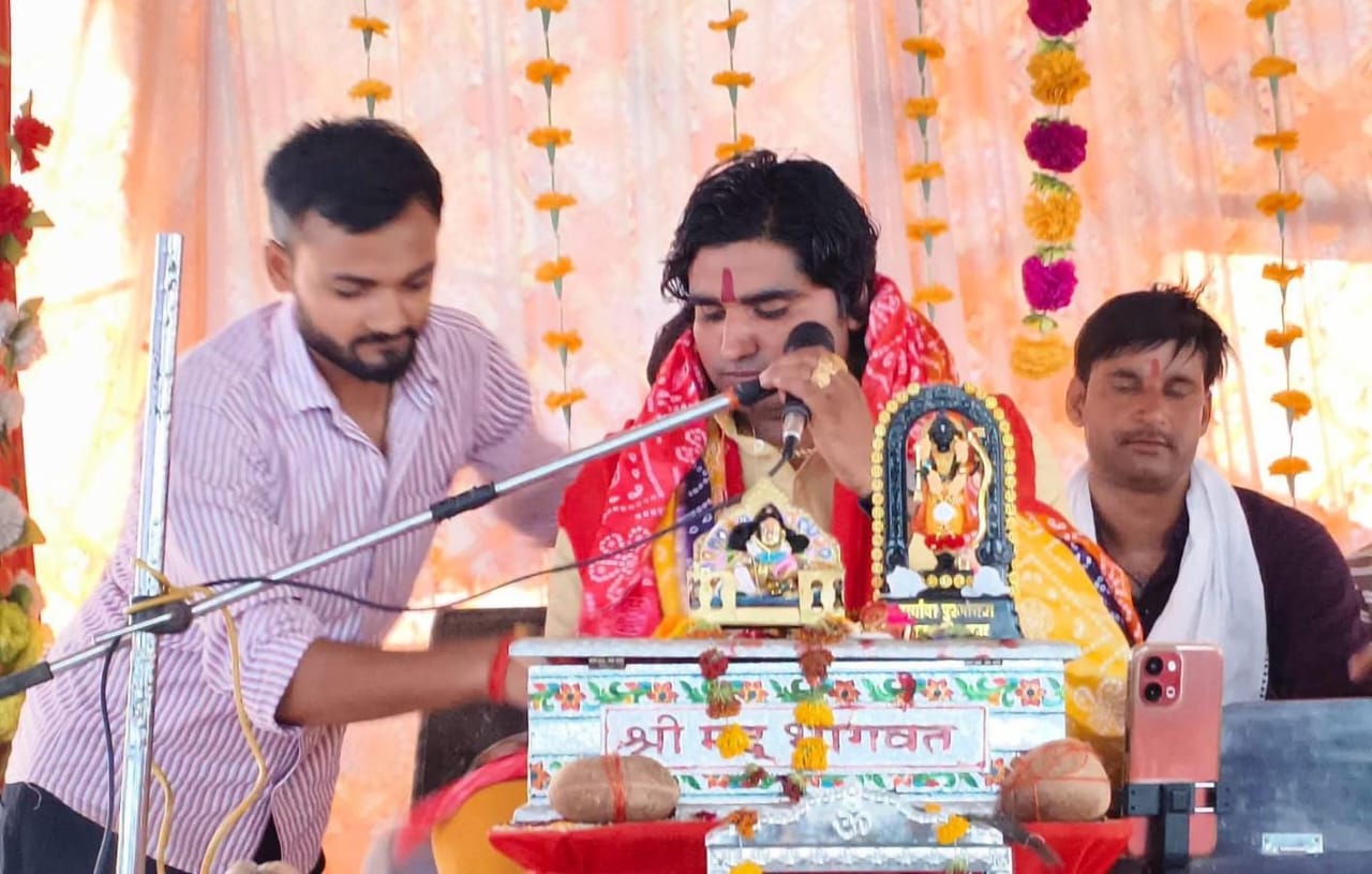 गोवर्धन पूजा-कंस वध प्रसंग ने किया भावविभोर