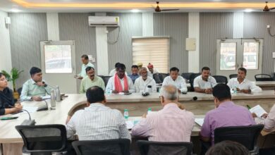 डीएम की अध्यक्षता में मतदेय स्थलों के सम्भाजन संबंधी बैठक सम्पन्न