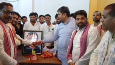 धूमधाम से मनाया अखिलेश यादव का जन्मदिन
