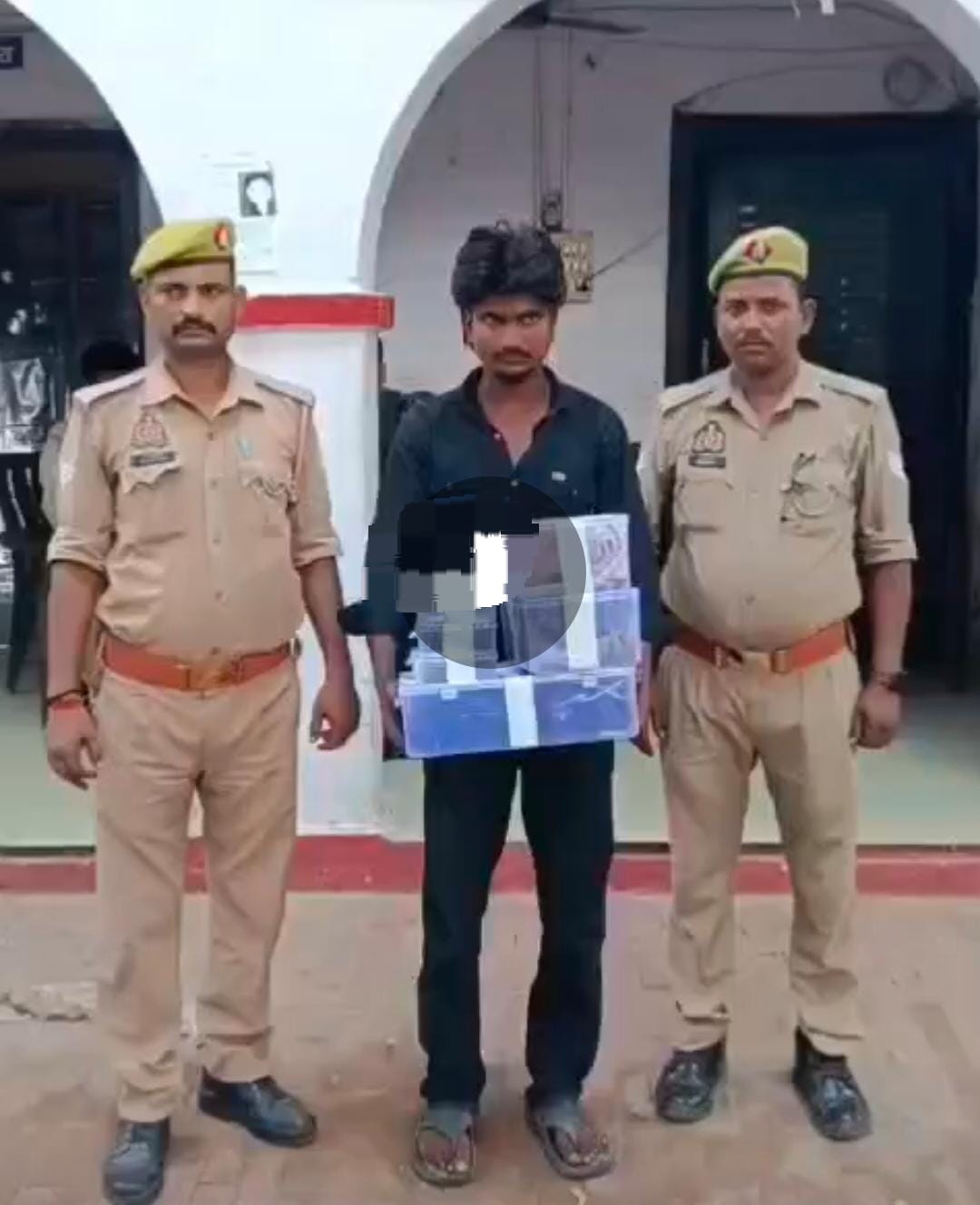 बुधवार को हुई थी महिला से छिनैती, रविवार को माल समेत अभियुक्त गिरफ्तार!