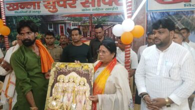भव्य उद्घाटन: भाजपा विधायक ने नुमाइश का काटा फीता