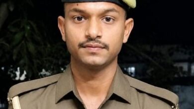 माता-पिता के बिना संघर्षों से लड़े अनमोल