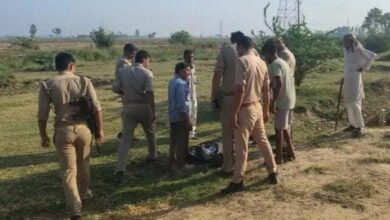 रेलवे ट्रैक किनारे मिले युवक-युवती के शव: सनसनी