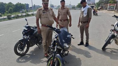 सड़क हादसों में दो बाइक सवार घायल