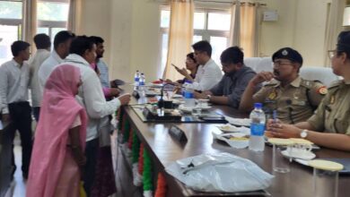 समाधान दिवस: 14 शिकायतों में दो का निस्तारण