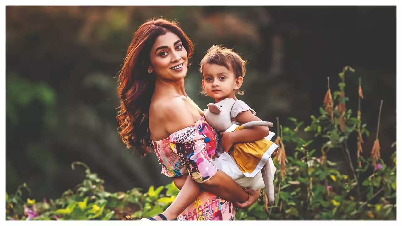 Shriya Saran daughter video