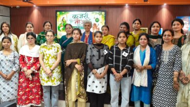 कजरी के सुरों और मेहंदी की खुशबू से सजा हरियाली तीज महोत्सव