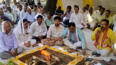 पूर्व सांसद के दिवंगत चाचा को श्रद्धांजलि