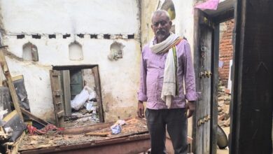 बारिश में ढह गया गरीब का आशियाना