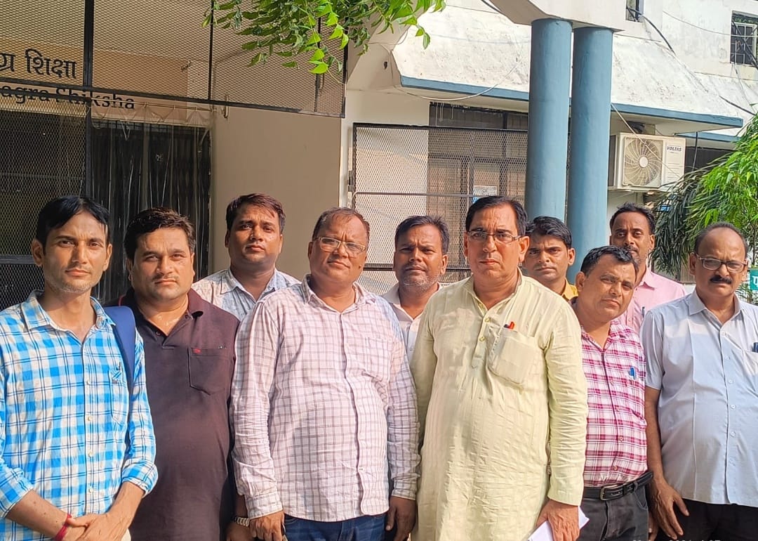 बीएसए सुलतानपुर से मिला प्राथमिक शिक्षक संघ का प्रतिनिधि मंडल