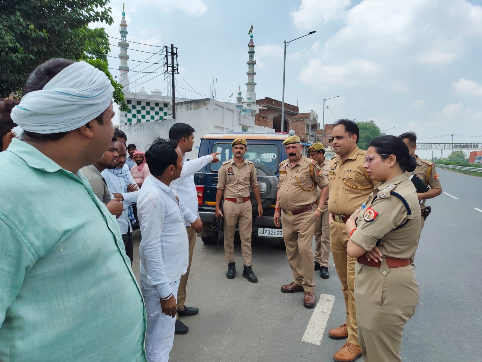 बीच-बचाव में युवक पर पांच राउंड फायरिंग