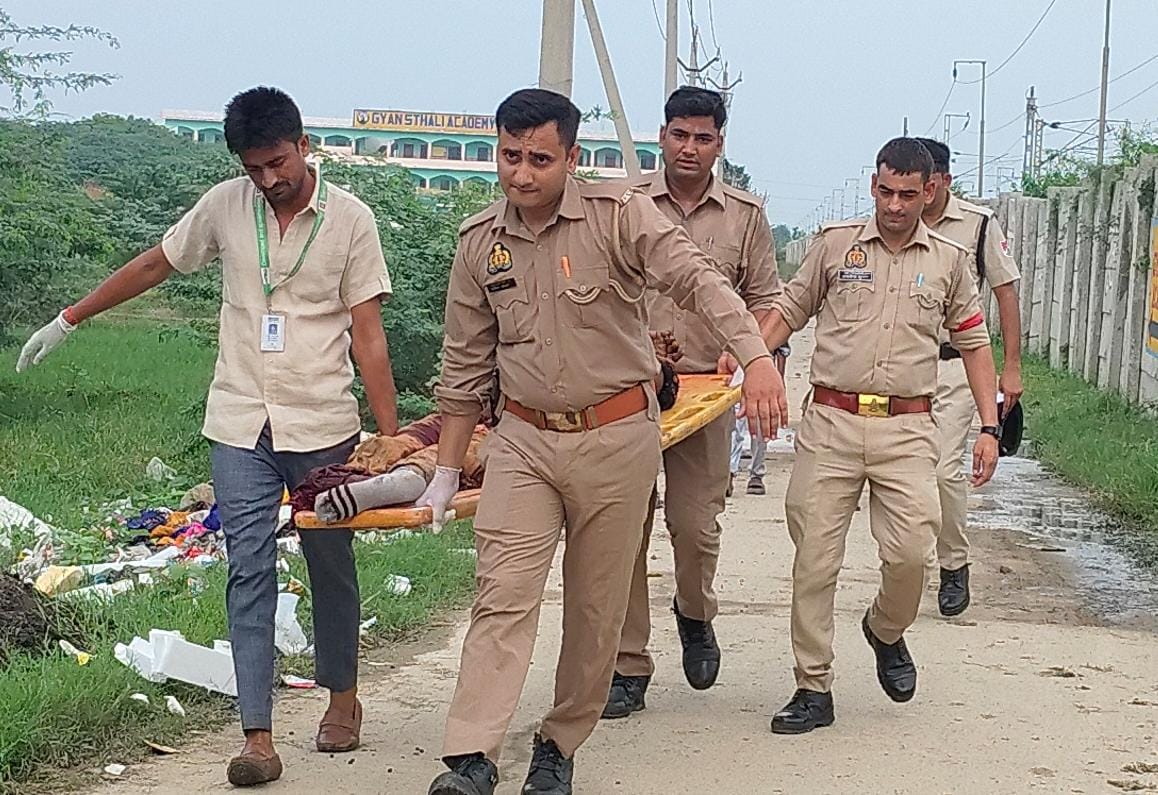 रेलवे ट्रैक पर दोनों पैर कटे तड़पता मिला युवक