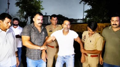 वेव सिटी में 24.85 लाख की लूट का खुलासा, मुठभेड़ में दो लुटेरे गिरफ्तार