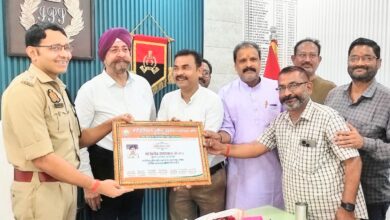 व्यापारियों की सुरक्षा को लेकर नवागत एसपी से मिले उद्योग व्यापार मंच के पदाधिकारी