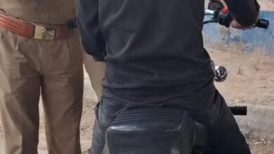 साइलेंसर से फायरिंग जैसी आवाज बाली बुलेट सीज