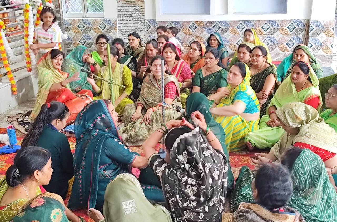 हरियाली तीज पर महिलाओं ने साझा कीं खुशियां