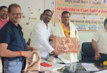 इंचार्ज प्रधानाध्यापक ने बढ़ाया समाज का मान