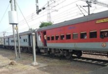 इंजन फेल: डेढ़ घंटा रुकी फरक्का एक्सप्रेस