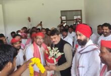 इसौली विधानसभा में PDA की जनचौपाल में पहुंचे सपा सांसद जिला प्रभारी नीरज मौर्य