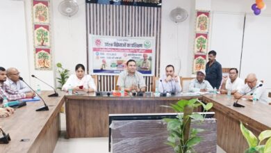 उर्वरक विक्रेताओं व समिति सचिवों को दिया प्रशिक्षण, पराली न जलाने की दिलाई शपथ