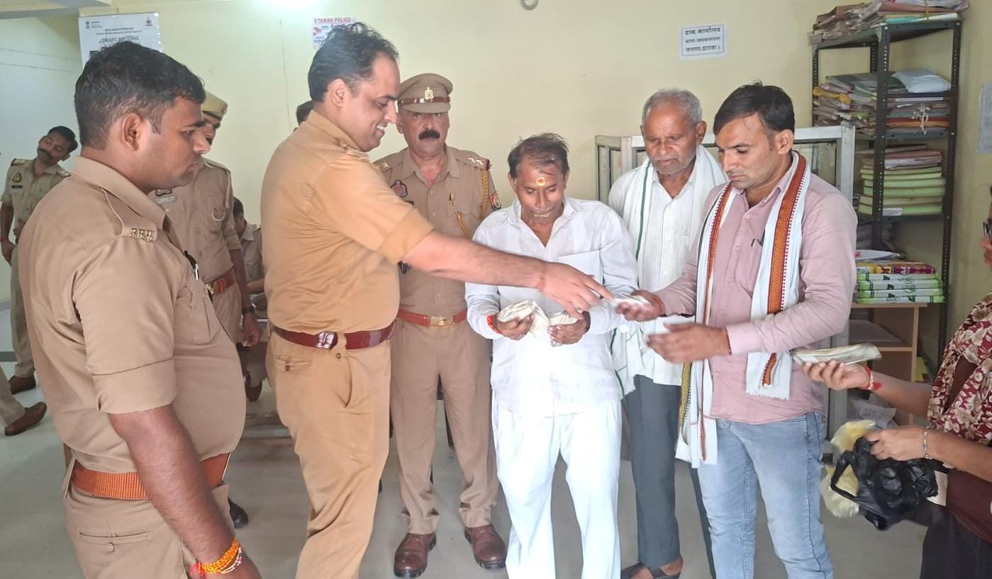 ऑटो में छूटा नगदी-आभूषण भरा बैग