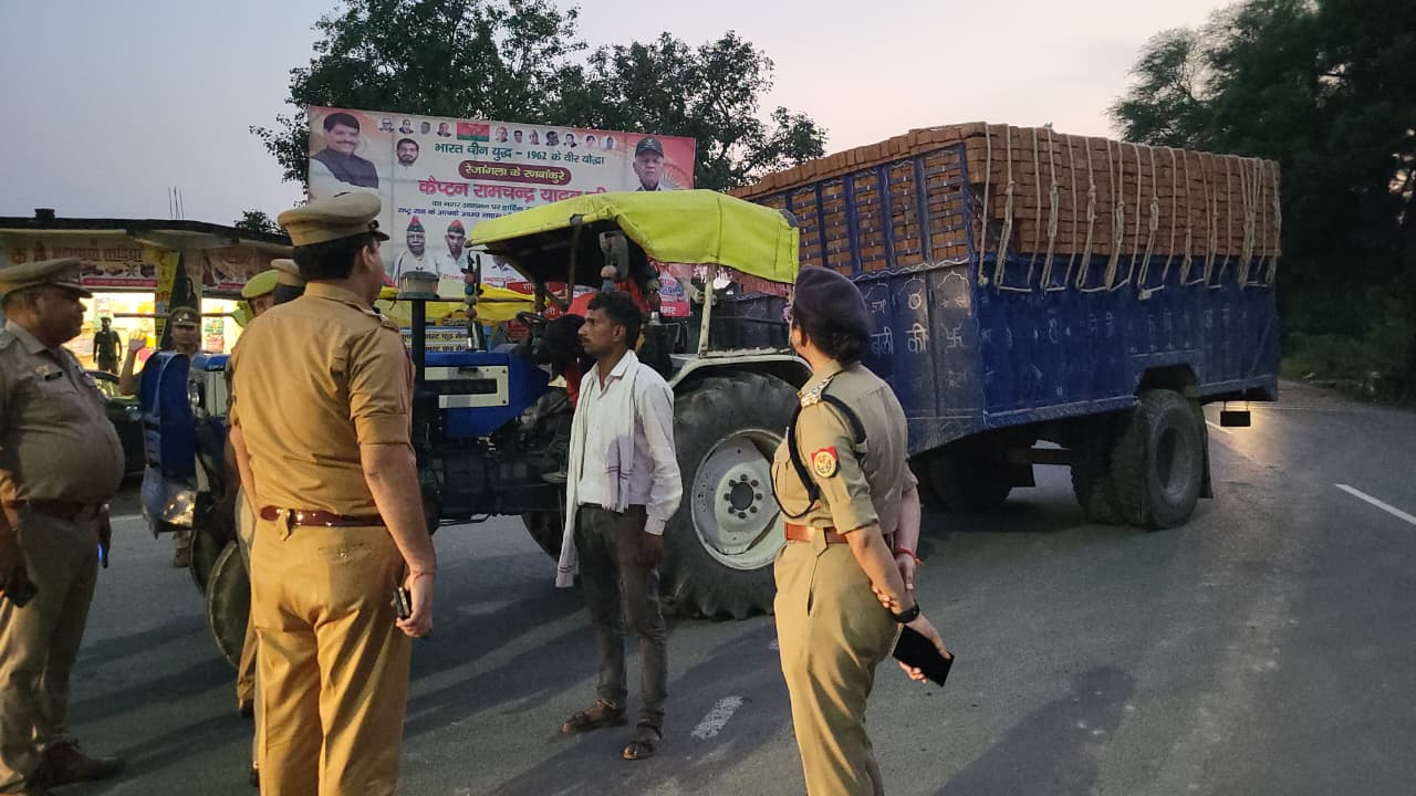 ओवरलोड ट्रैक्टर-ट्रॉली समेत वाहनों के ठोंक चालान