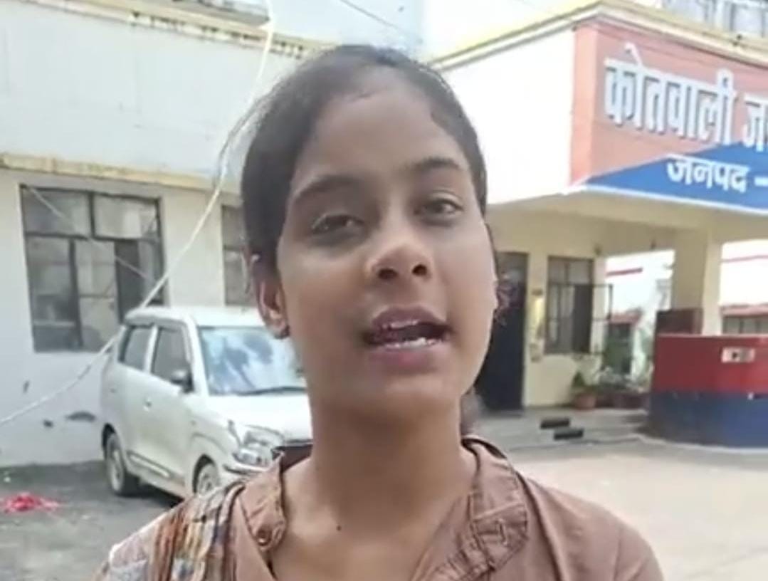खाते से पांच हजार रुपये निकले