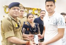 गाजियाबाद पुलिस ने बरामद किए 555 चोरी और गुम हुए मोबाइल फोन