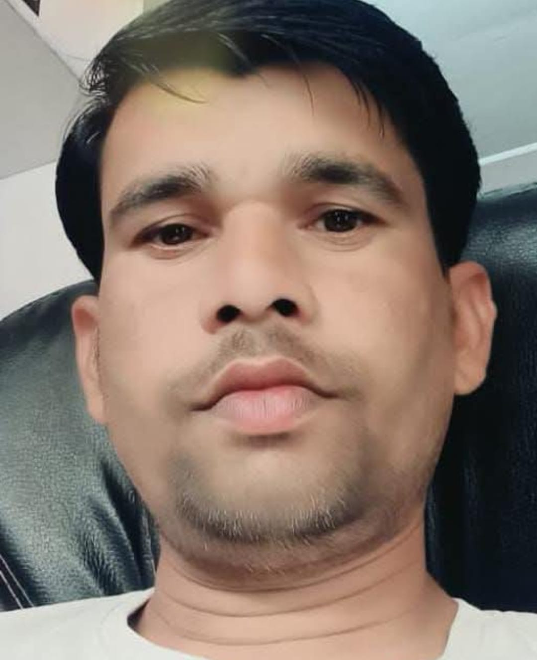 गोद ली बेटी के सिर से उठा पिता का साया