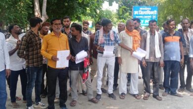 घरौनी विवाद: ग्रामीणों ने एसडीएम से लगाई गुहार