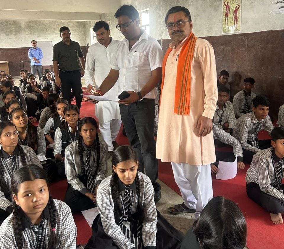चित्रकला-भाषण प्रतियोगिता में छात्रों ने दिखाई प्रतिभा