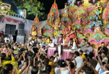 जय-जयकारों से गूंजा पंडाल: भजनों पर झूमे श्रद्धालु