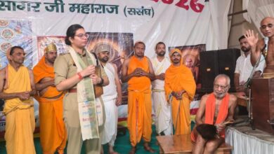 जलधारा से हुआ श्रीजी का अभिषेक