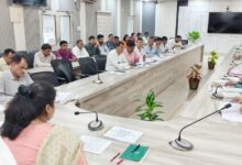 जिलाधिकारी ने समाज कल्याण विभाग की विभिन्न योजनाओं की समीक्षा