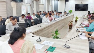 जिलाधिकारी ने समाज कल्याण विभाग की विभिन्न योजनाओं की समीक्षा