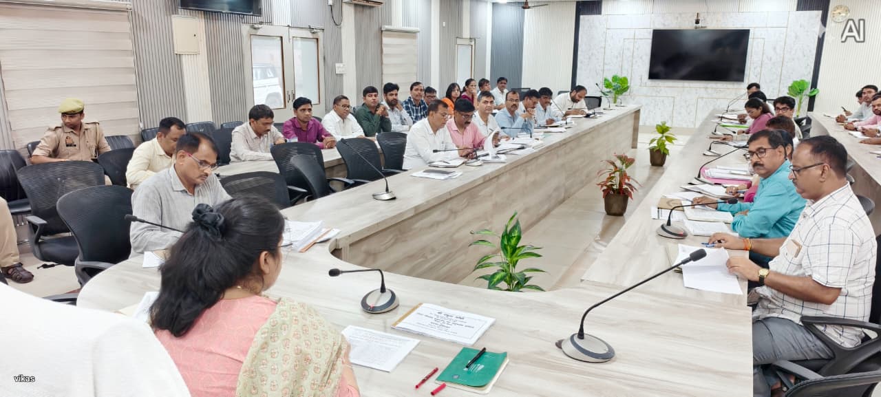 जिलाधिकारी ने समाज कल्याण विभाग की विभिन्न योजनाओं की समीक्षा