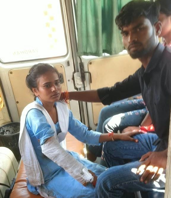 ट्रक की टक्कर से साइकिल सवार छात्रा घायल