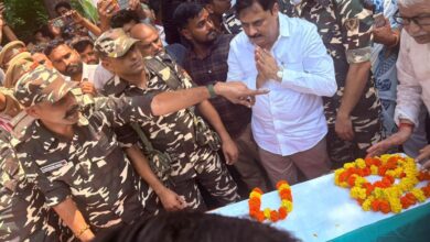 तिरंगे में लिपटा शहीद का पार्थिव शरीर पहुंचा गांव, अंतिम दर्शन को उमड़ा जनसैलाब