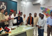 नवागत पुलिस अधीक्षक से गरीब कल्याण सेवा ट्रस्ट के पदाधिकारियों ने की शिष्टाचार भेंट
