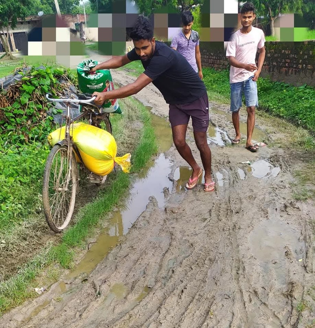 पीडीए जन चौपाल की बैठक में कच्ची सड़क का गूंजा दर्द