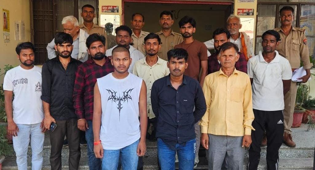 पुलिस ने 13 लोगों का शांतिभंग में चालान