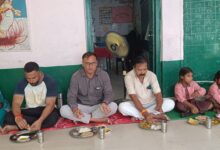 प्राथमिक विद्यालय कोड़रस बुजुर्ग में धूमधाम से आयोजित हुआ तिथि भोज