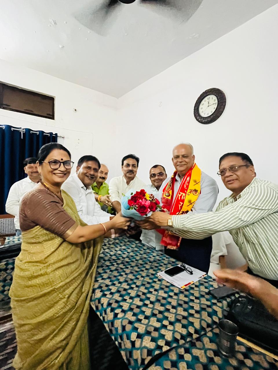 प्रो. एम. पी. सिंह बिसेन सम्मानित