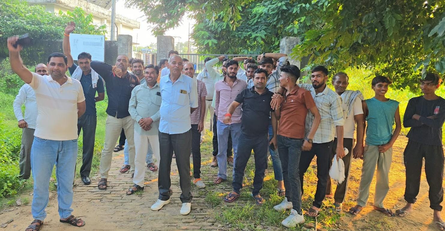 फतेहपुरा बिजली घर का ग्रामीणों ने किया घेराव
