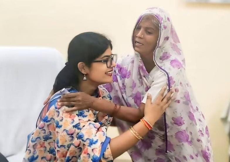 फार्मर रजिस्ट्री में नाम दर्ज तो ही भावुक हुईं अम्मा