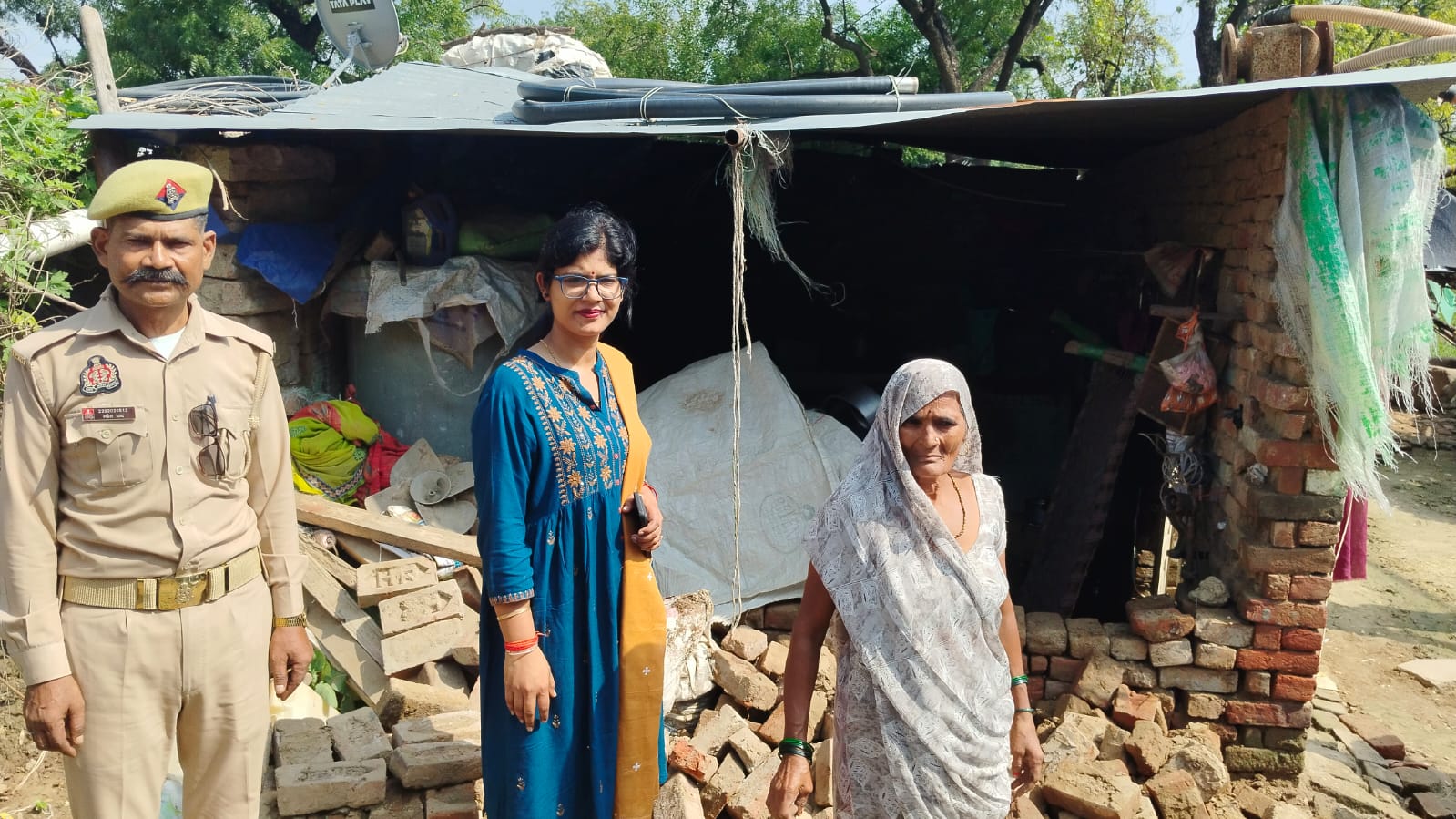 बारिश से तीन गांवों में गिरे कच्चे मकान