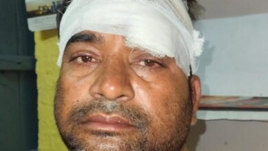 भंडारे में खाना परोस रहे युवक को पीटा: घायल