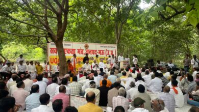 आरक्षण की समीक्षा और सवर्ण आयोग की मांग को लेकर मऊ कलेक्ट्रेट पर गरजा सवर्ण एकता मंच