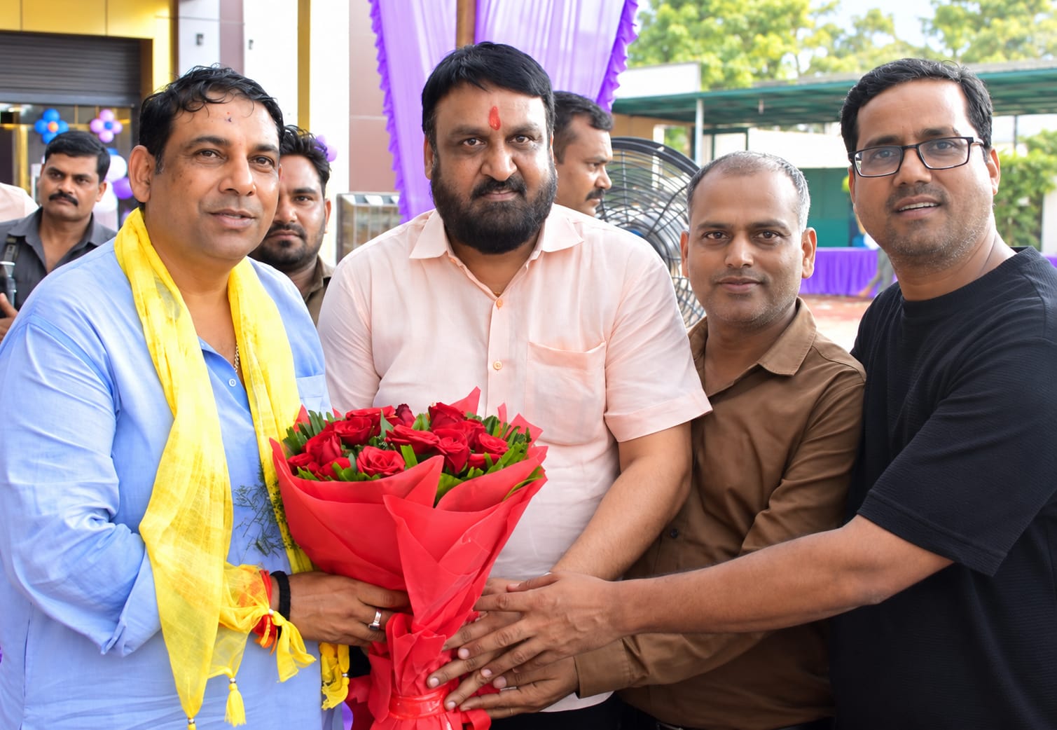व्यापारी नेता विपिन गोयल ने शहर विधायक संजीव शर्मा को दी जन्मदिन की बधाई