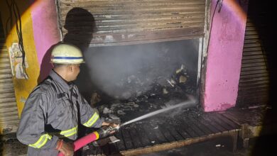 शॉट सर्किट से कपड़ा की दुकान धू-धूकर जली